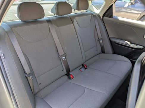 Used 2025 Kia K4 FWD image 27