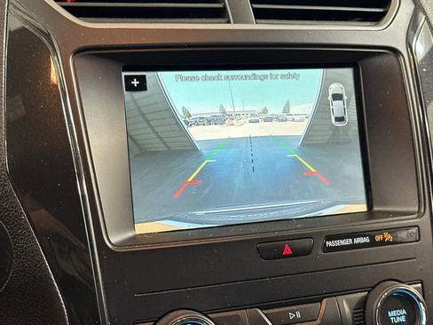Used 2018 Ford Explorer XLT w/ Equipment Group 201A AWD/4WD image 21