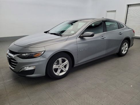 Used 2024 Chevrolet Malibu LT FWD image 2