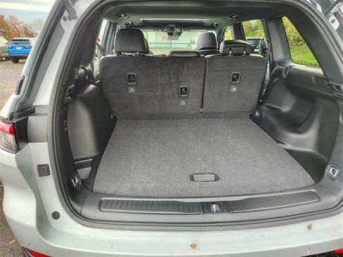 New 2025 Jeep Grand Cherokee Altitude image 33