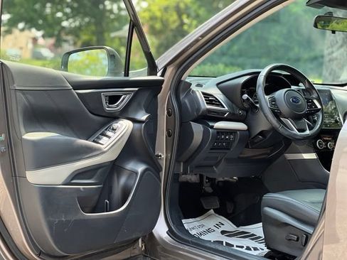 Used 2022 Subaru Forester Limited AWD/4WD image 9
