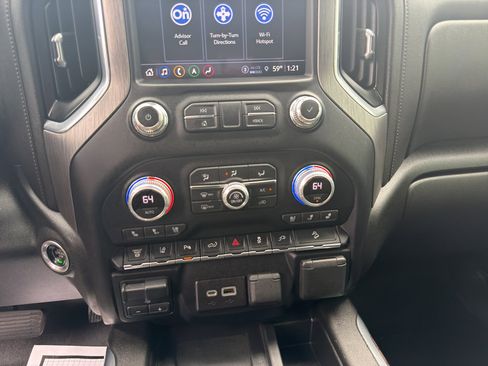 Used 2022 GMC Sierra 2500 Denali w/ Technology Package AWD/4WD image 8