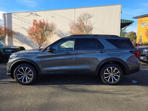 New 2026 Ford Explorer ST-Line image 8