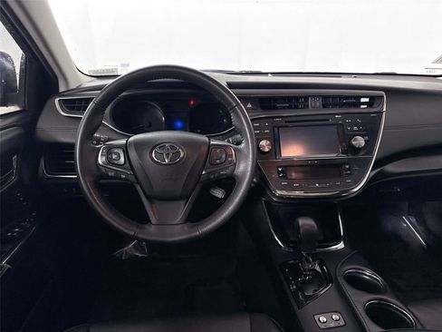 Used 2018 Toyota Avalon XLE Premium image 37