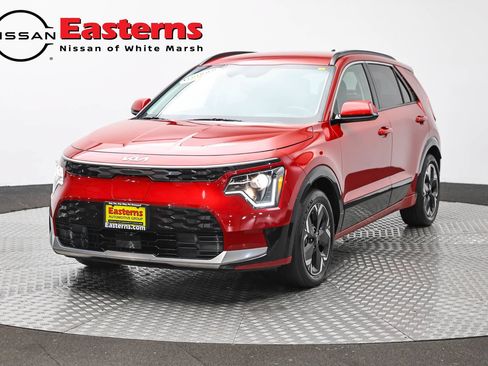Used 2023 Kia Niro Wind w/ Wind Preserve Package FWD image 1