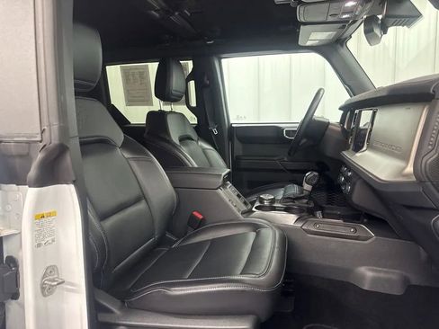 Used 2025 Ford Bronco Outer Banks AWD/4WD image 24