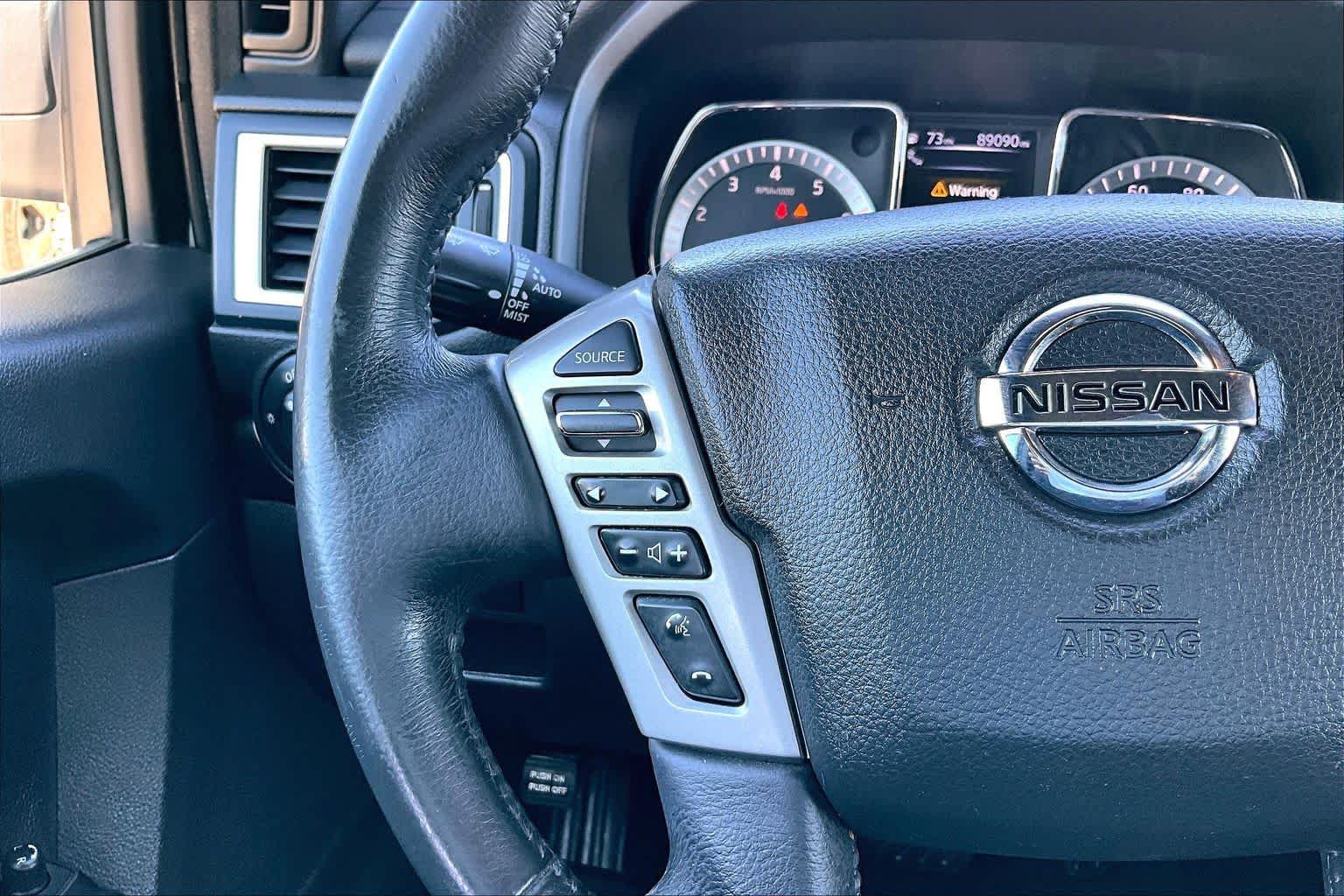 Used 2018 Nissan Titan SV w/ SV Convenience Package RWD image 24