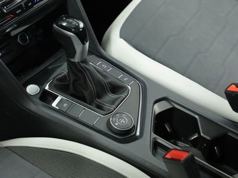 New 2025 Volkswagen Taos SE AWD/4WD image 28