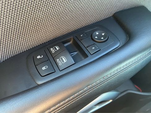 Used 2016 Dodge Challenger SXT RWD image 30