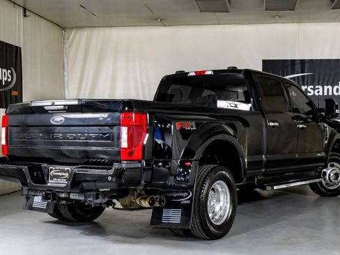 Used 2022 Ford F350 XLT w/ XLT Premium Package image 8