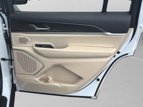 New 2026 Jeep Grand Cherokee L Limited image 27