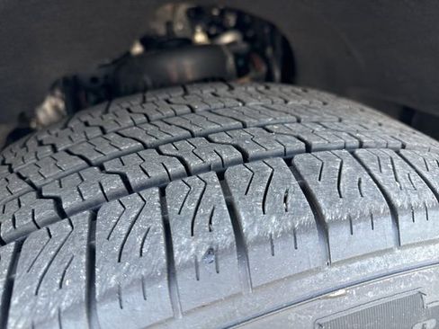 Used 2025 Ford Expedition Max Active RWD image 10