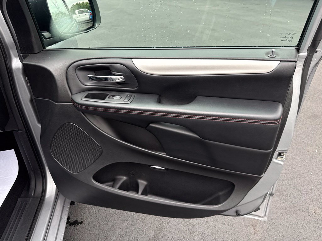 Used 2019 Dodge Grand Caravan GT FWD image 13