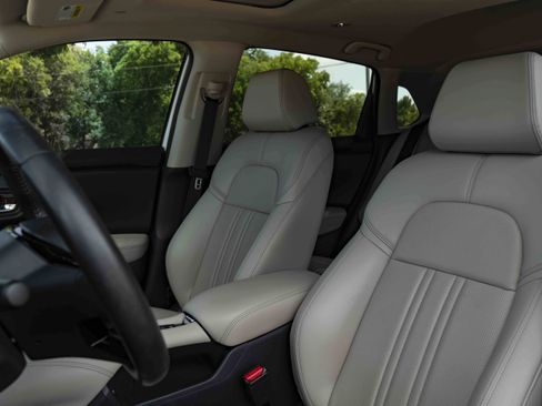 Used 2025 Honda HR-V EX-L image 17