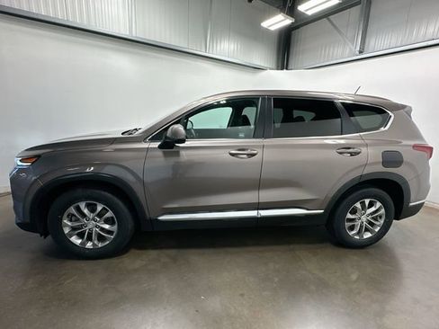 Used 2019 Hyundai Santa Fe SE AWD/4WD image 2
