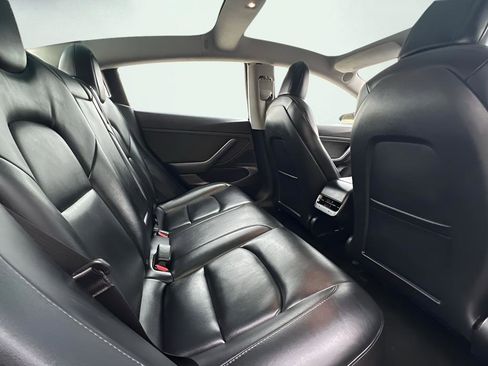 Used 2020 Tesla Model 3 Standard Range image 20