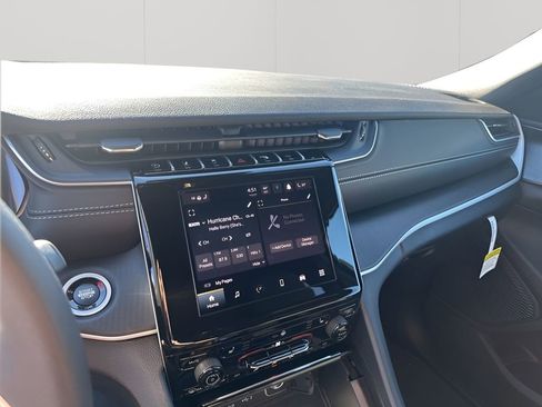 New 2025 Jeep Grand Cherokee L Laredo w/ Luxury Tech Group I image 34