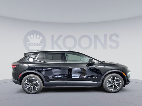 New 2026 Chevrolet Traverse LT image 8