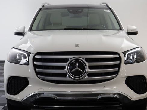 Used 2024 Mercedes-Benz GLS 450 4MATIC image 24