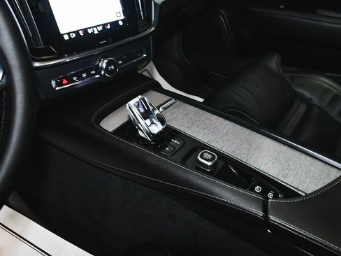 Used 2023 Volvo S90 B6 Ultimate w/ Protection Package image 38