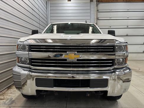 Used 2015 Chevrolet Silverado 2500 LT AWD/4WD image 2