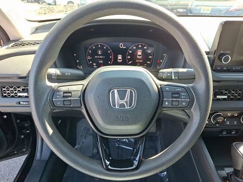 Used 2023 Honda Accord EX image 19