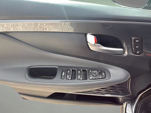 Used 2021 Hyundai Santa Fe Limited image 18