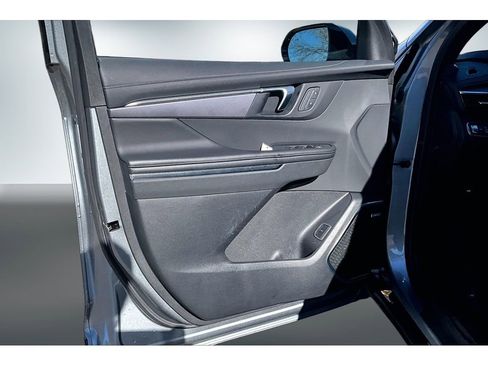 Used 2025 Buick Enclave Sport Touring image 19