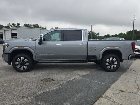 Used 2025 GMC Sierra 2500 Denali w/ Denali Reserve Package AWD/4WD image 2