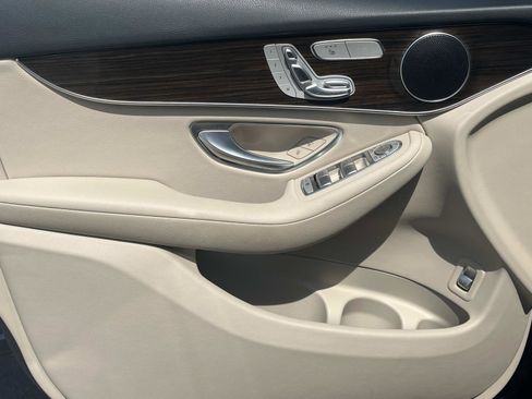 Certified 2022 Mercedes-Benz GLC 300 image 19