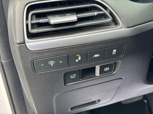 Used 2022 Hyundai Palisade SEL w/ Premium Package image 24