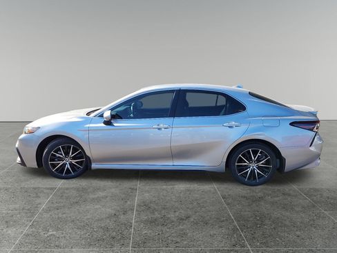 Certified 2024 Toyota Camry SE image 4