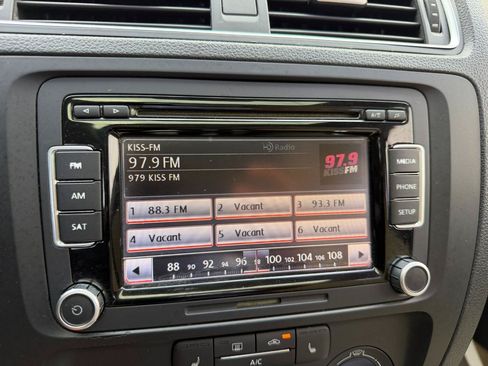 Used 2014 Volkswagen Jetta SE FWD image 28