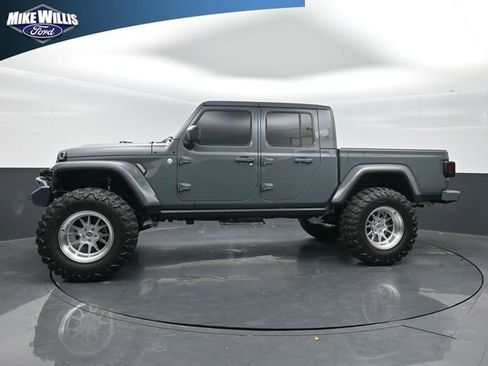 Used 2025 Jeep Gladiator Overland AWD/4WD image 4