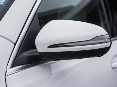 Certified 2025 Mercedes-Benz GLB 250 4MATIC image 17