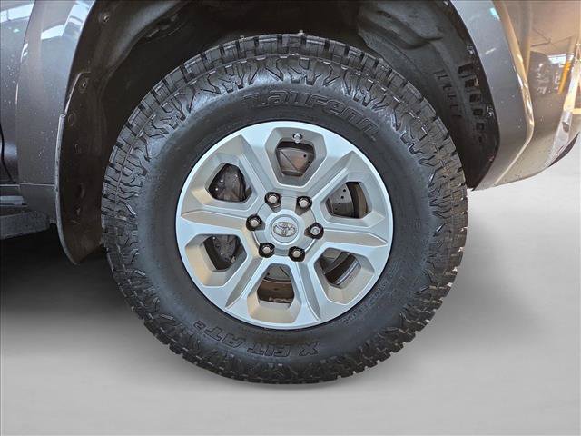 Used 2014 Toyota 4Runner SR5 RWD image 22