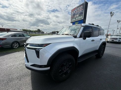 Used 2024 Lexus GX 550 AWD/4WD image 9