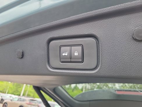 New 2026 Nissan Pathfinder SL FWD image 10