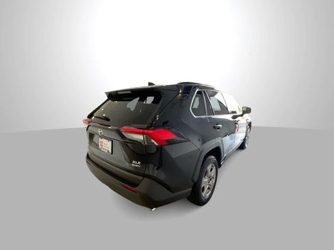 Used 2025 Toyota RAV4 XLE AWD/4WD image 8