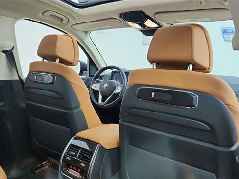 Used 2025 BMW X7 xDrive40i w/ Executive Package image 27