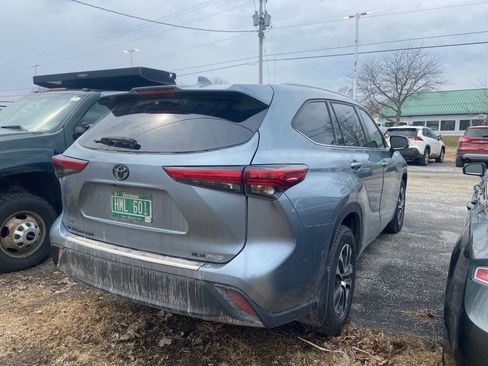 Used 2022 Toyota Highlander XLE image 5