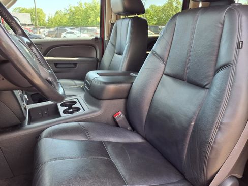 Used 2012 Chevrolet Suburban LT w/ Suspension Package, Off-Road AWD/4WD image 3