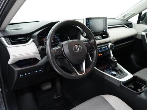 Used 2019 Toyota RAV4 Limited w/ Cold Weather Package AWD/4WD image 14