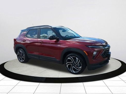 Used 2025 Chevrolet TrailBlazer RS w/ Convenience Package image 1