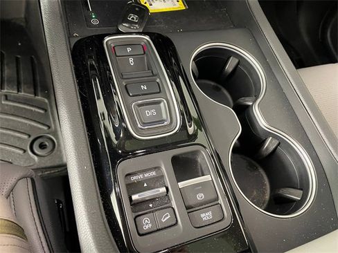 Used 2023 Honda Pilot Elite image 9