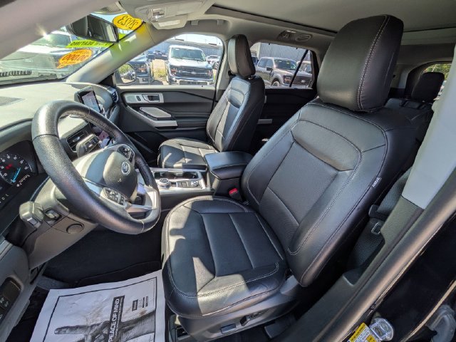 Used 2023 Ford Explorer Limited w/ Limited Technology Package AWD/4WD image 7