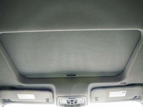 Used 2024 GMC Sierra 2500 SLT w/ SLT Premium Package image 17