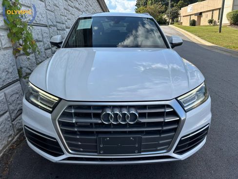Used 2018 Audi Q5 2.0T Premium w/ Convenience Package image 2