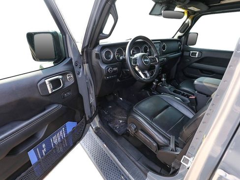 Used 2022 Jeep Wrangler Unlimited Sahara w/ Cold Weather Group AWD/4WD image 12