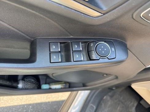 Used 2021 Ford Escape Titanium w/ Class II Trailer Tow Package image 8